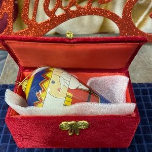 Vintage Toy Soldier as only “Pier 1” would provide.